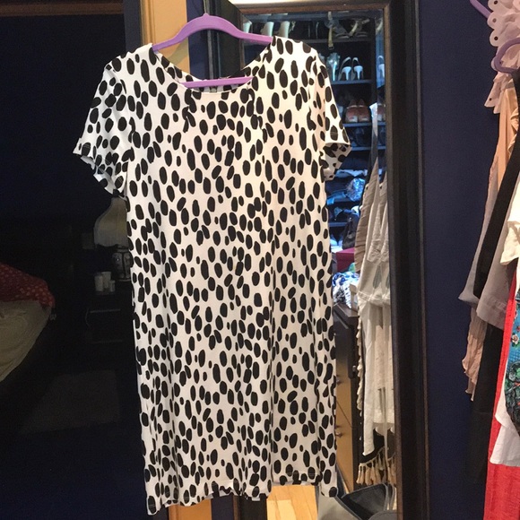 H&M Dresses & Skirts - Dress black and white